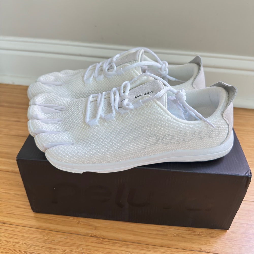 Peluva Strand Sport Mesh Barefoot Shoes White Men’s 10.5 NWT